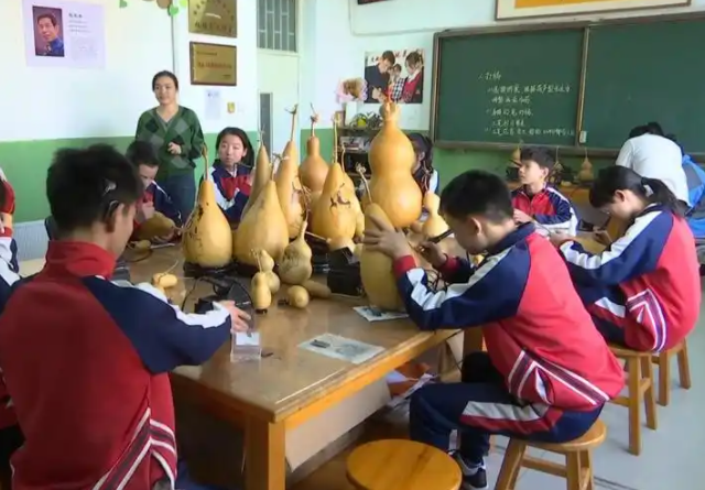 落实根底教育阶段积极推进残疾学生享有