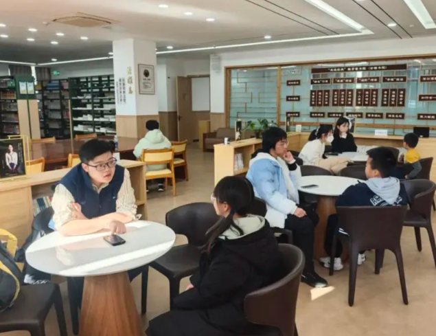 学术引领不只有助于学生理性挑选专业也