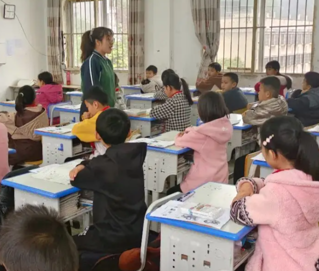 学生推送针对性习题展开1对1教导实现了