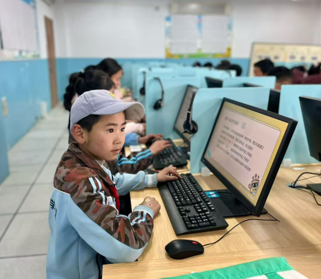 深挖教育渠道功用价值从教师团队学科精