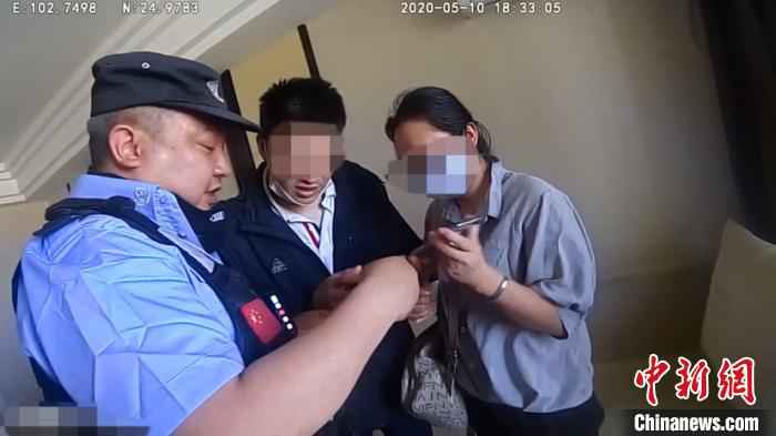  女子遭遇“假警察”电信诈骗 真警察“一脚”为其止损10万元
